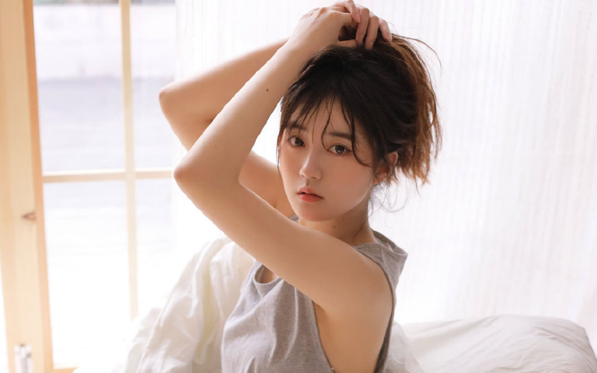 “闪电超车瞬间！”——赛车界的年度绝美瞬间，闪电跑车