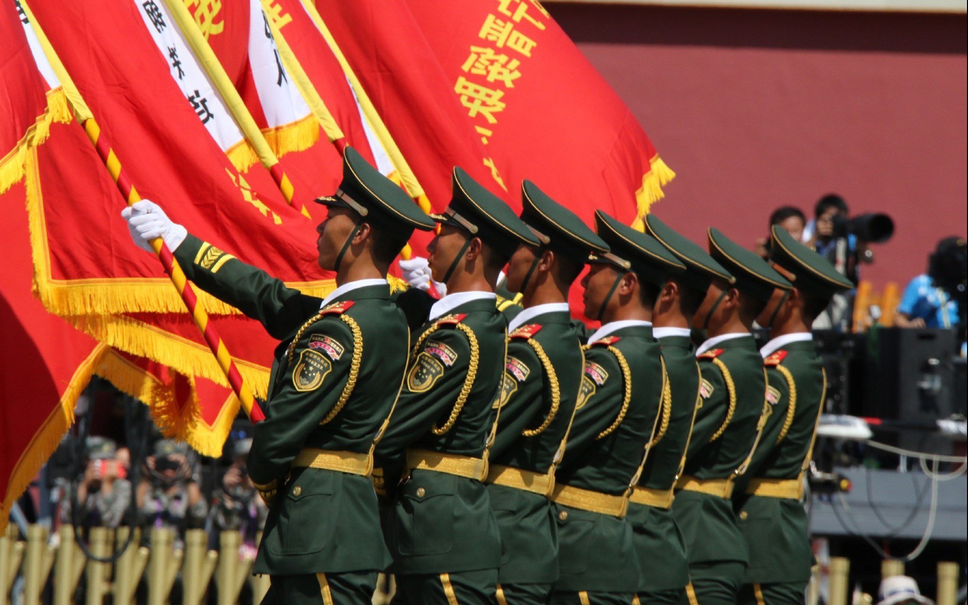 爱游戏体育APP下载-拉莫斯转会动向引发西甲球队竞逐