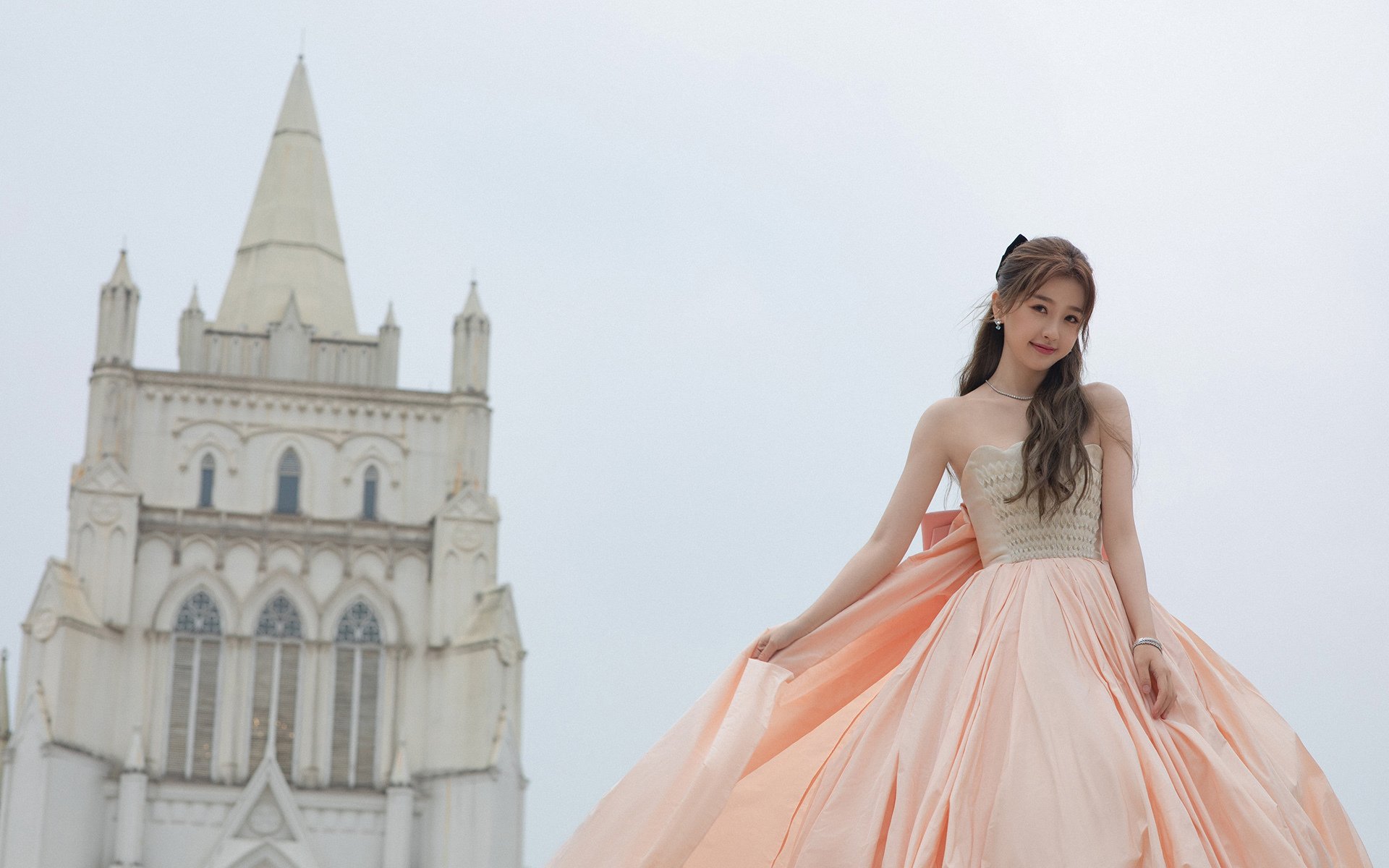 詹姆斯鼓励年轻球员勇敢表达想法,詹姆斯激励标语